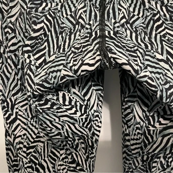 Lululemon Wunder Under Leggings Dazzle Nulux Alpine White Black, Size 4 - Picture 11 of 15